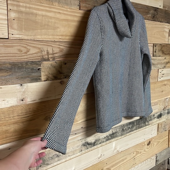 J.Crew size Small Black & White Herringbone Cowl-neck Super Soft Cozy Sweatshirt - Picture 5 of 9